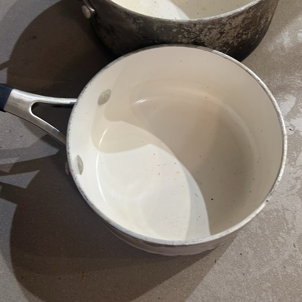 Calphalon White and Black Saucepan Duo with Lids - Picture 3 of 6